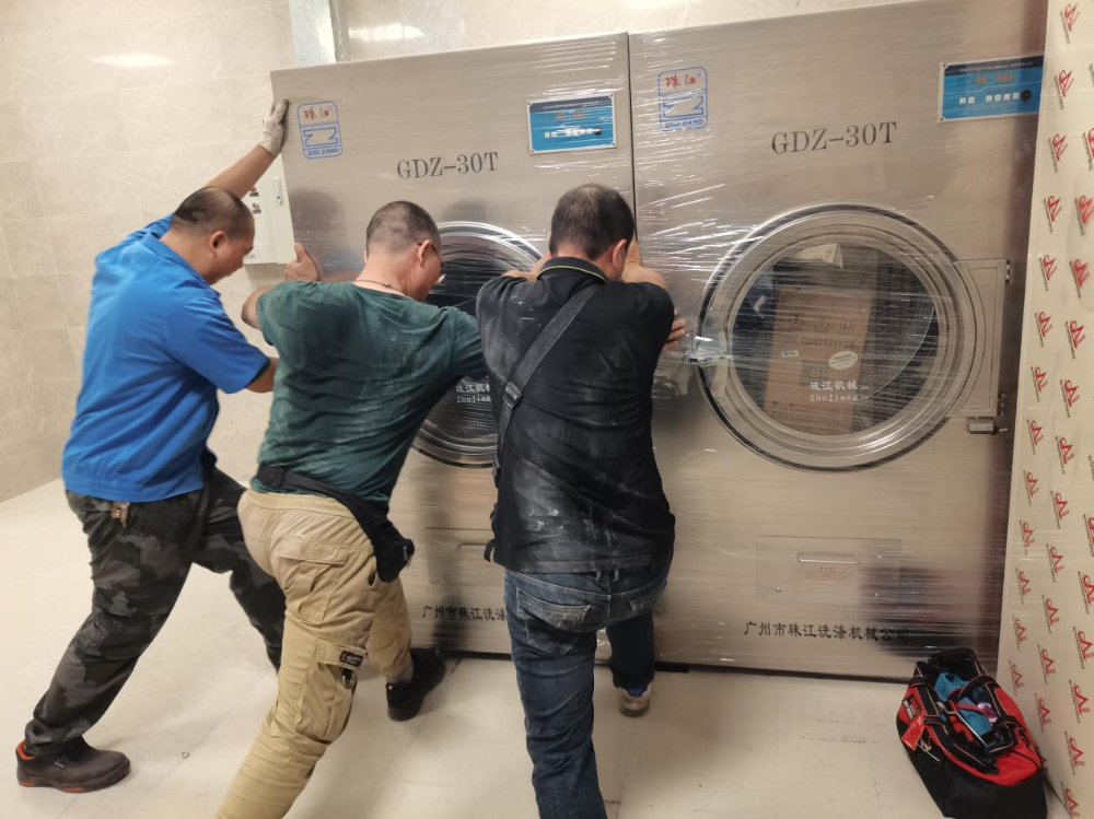 私立寄宿學(xué)校洗衣房布局難？這臺(tái)工業(yè)用懸浮式洗衣機(jī)讓你省心又省錢(qián)！源頭工廠(chǎng)直營(yíng)，售后可靠有保障