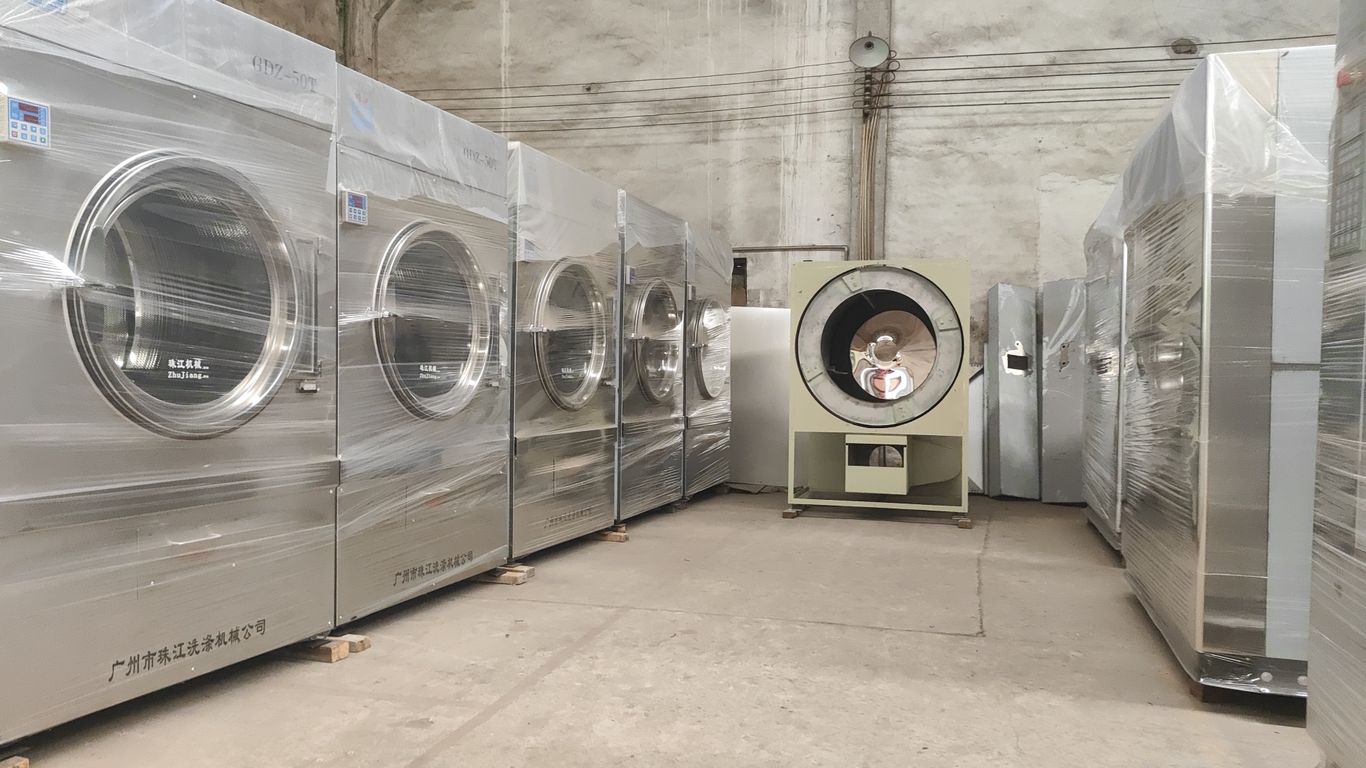 
養(yǎng)老院工業(yè)全自動洗衣機如何選？珠江洗滌憑專利技術與品質(zhì)服務贏得百家機構(gòu)信賴
